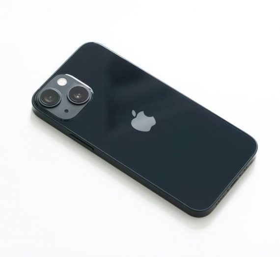 iPhone 13 Mini z wydajnym procesorem i ekranem Super Retina XDR (i więcej nowości)